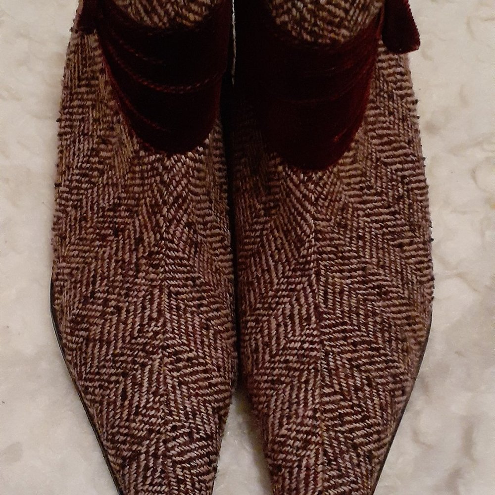 White/Burgundy Ankle Boots